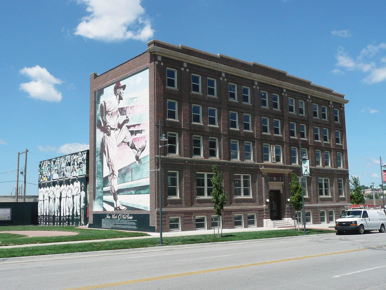 outside shot of YMCA building in Missouri